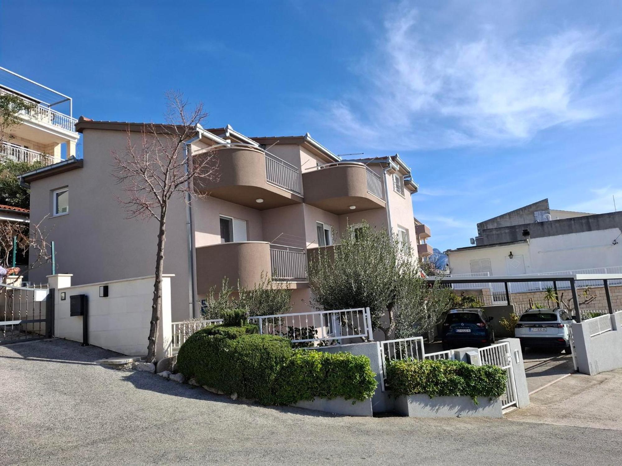 Apartment Ante Dugi Rat Exterior foto